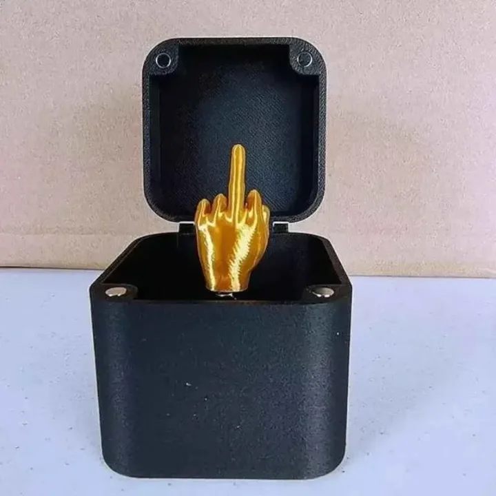 1/2Pcs Out of the box pop-up Middle Finger Gift Box Creative Desk Home Decor Gifts Middle Finger Novelty Christmas Prank Gift