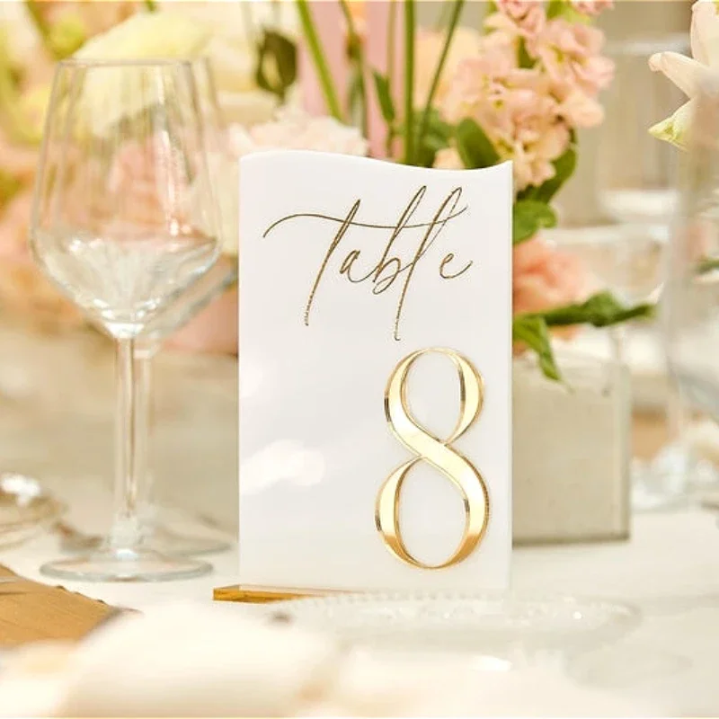 Color gold on white