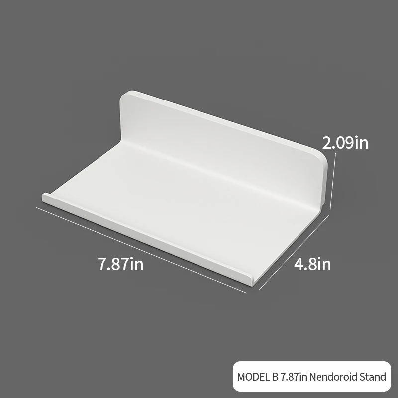 W Dolls holder M