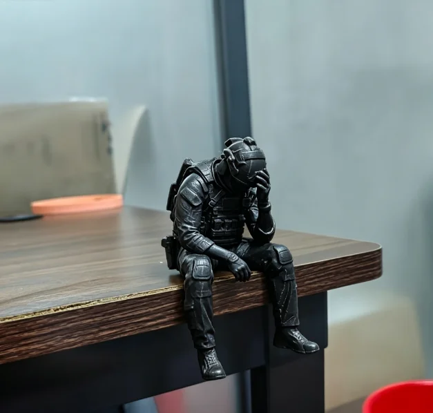 blackSitting Soldier