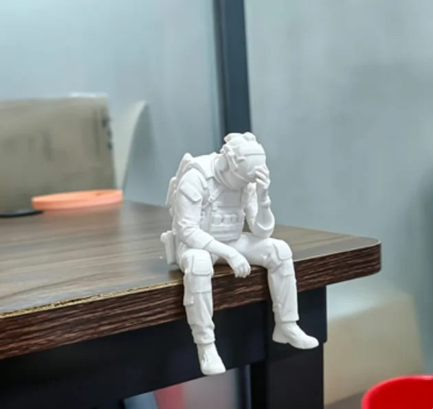 WhiteSitting Soldier